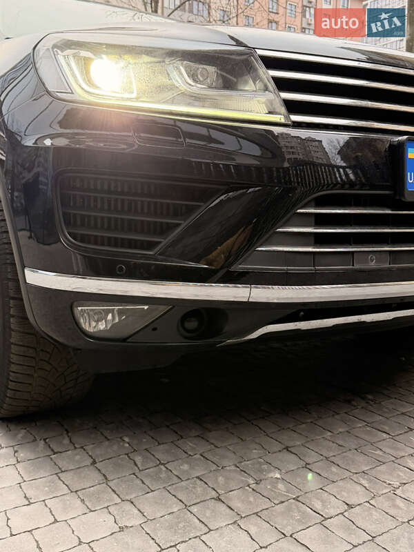 Внедорожник / Кроссовер Volkswagen Touareg 2015 в Ивано-Франковске