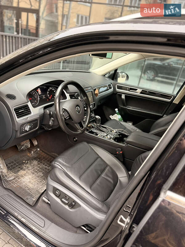 Внедорожник / Кроссовер Volkswagen Touareg 2015 в Ивано-Франковске