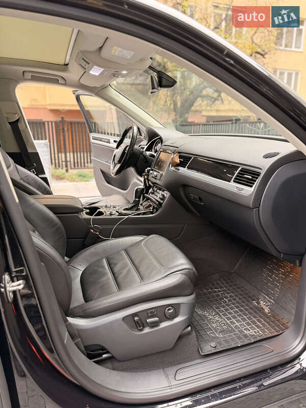 Внедорожник / Кроссовер Volkswagen Touareg 2015 в Ивано-Франковске