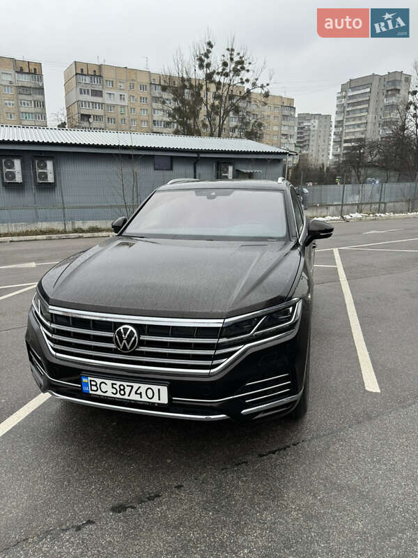 Позашляховик / Кросовер Volkswagen Touareg 2021 в Львові
