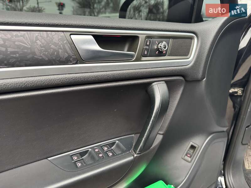 Внедорожник / Кроссовер Volkswagen Touareg 2012 в Запорожье фото 20 Внедорожник / Кроссовер Volkswagen Touareg 2012 в Запорожье
