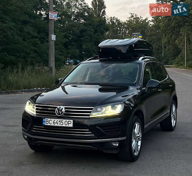 Внедорожник / Кроссовер Volkswagen Touareg 2014 в Киеве