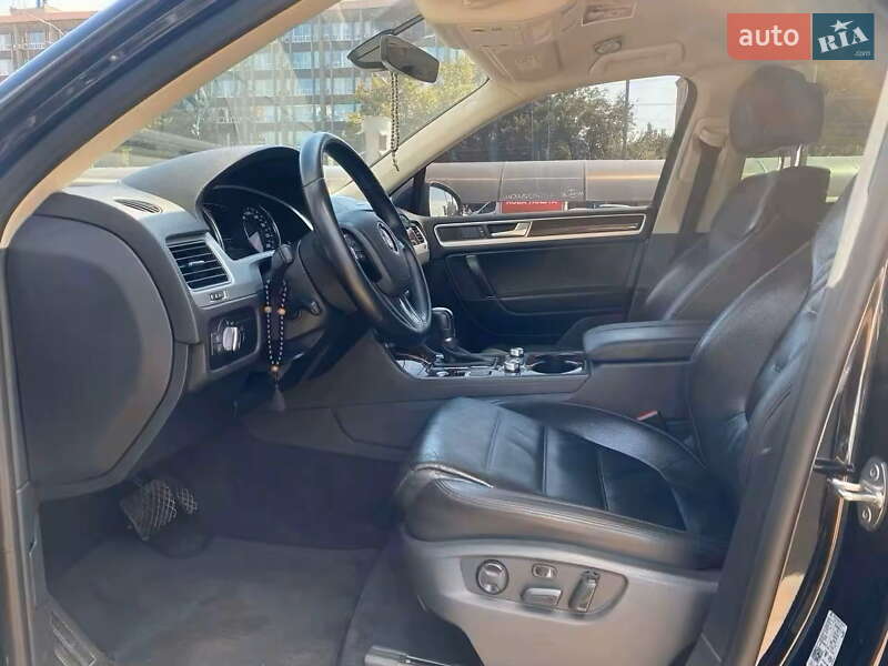 Позашляховик / Кросовер Volkswagen Touareg 2018 в Києві фото 14 Позашляховик / Кросовер Volkswagen Touareg 2018 в Києві