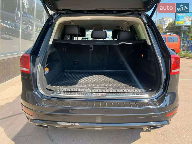 Позашляховик / Кросовер Volkswagen Touareg 2018 в Києві фото 18 Позашляховик / Кросовер Volkswagen Touareg 2018 в Києві
