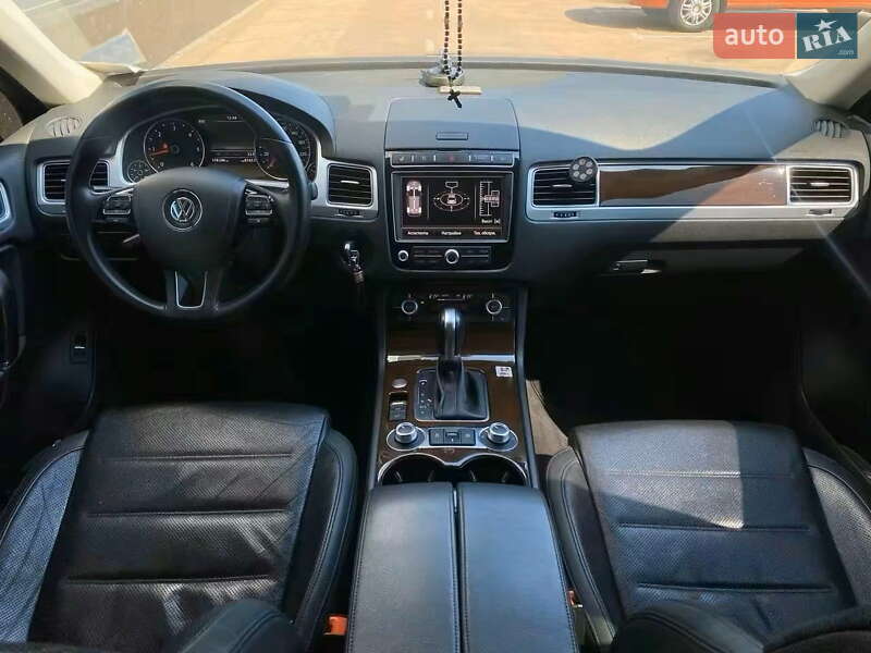 Позашляховик / Кросовер Volkswagen Touareg 2018 в Києві фото 21 Позашляховик / Кросовер Volkswagen Touareg 2018 в Києві