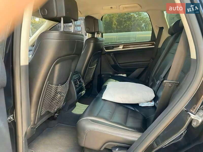 Позашляховик / Кросовер Volkswagen Touareg 2018 в Києві фото 16 Позашляховик / Кросовер Volkswagen Touareg 2018 в Києві