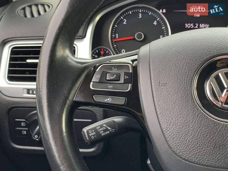 Позашляховик / Кросовер Volkswagen Touareg 2014 в Бердичеві