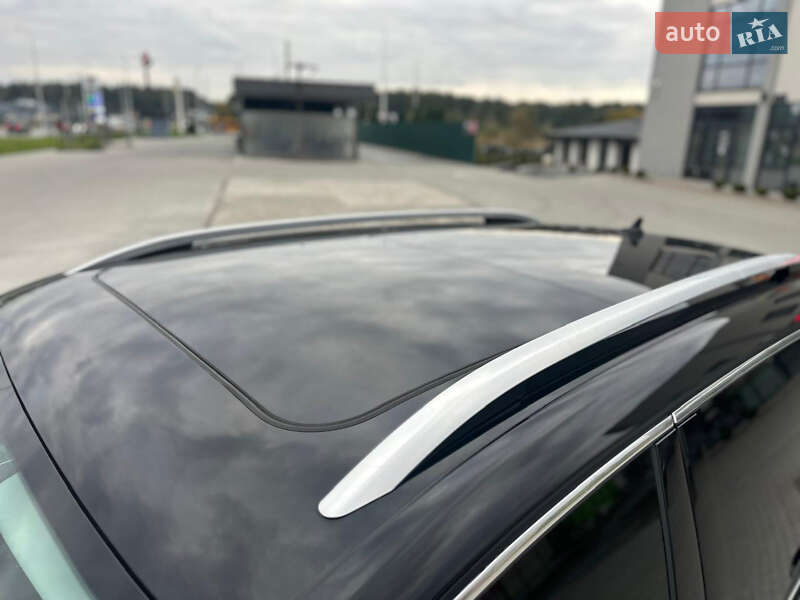 Внедорожник / Кроссовер Volkswagen Touareg 2012 в Львове