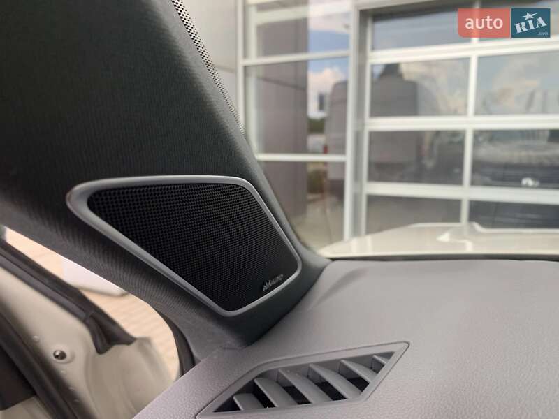 Позашляховик / Кросовер Volkswagen Touareg 2024 в Львові