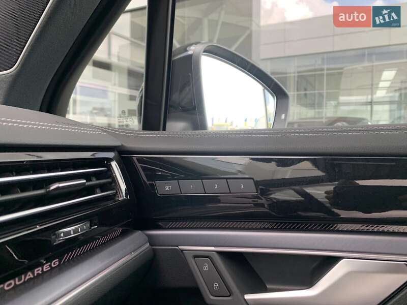 Позашляховик / Кросовер Volkswagen Touareg 2024 в Львові