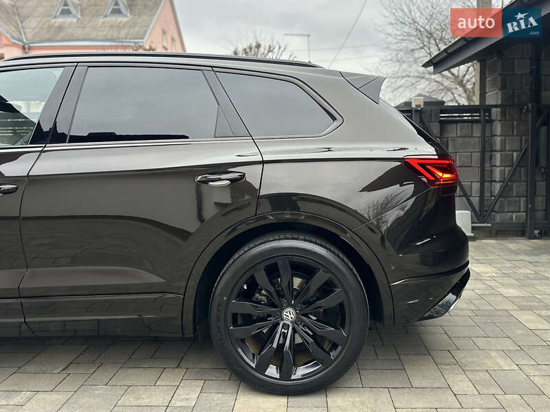 Позашляховик / Кросовер Volkswagen Touareg 2019 в Луцьку