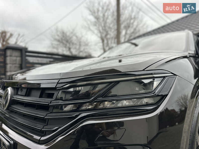 Позашляховик / Кросовер Volkswagen Touareg 2019 в Луцьку