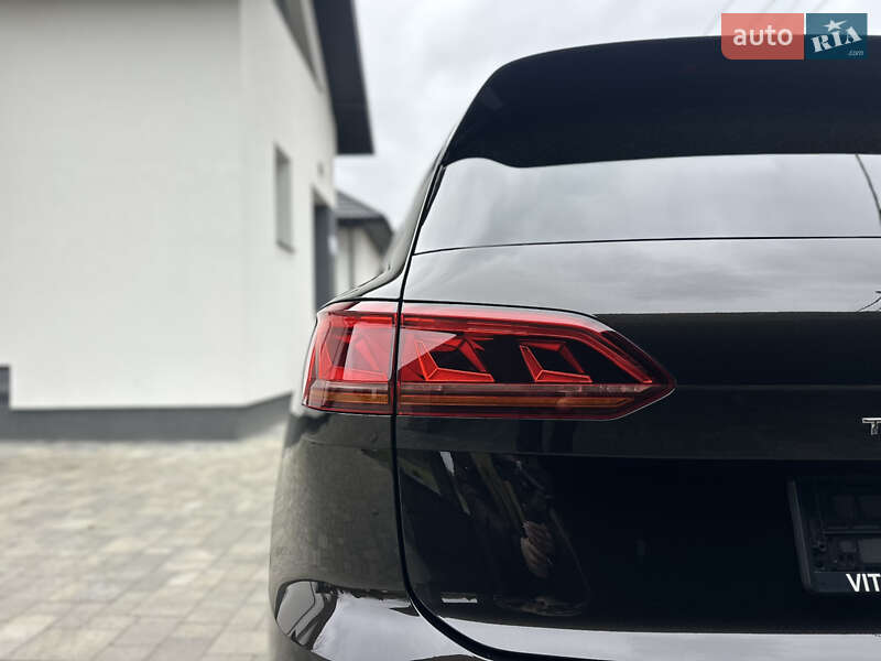 Позашляховик / Кросовер Volkswagen Touareg 2019 в Луцьку