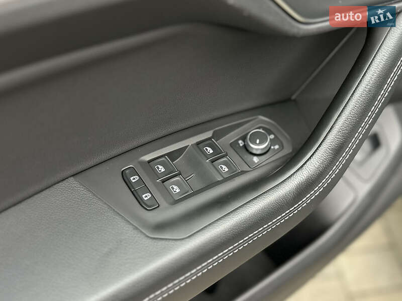 Позашляховик / Кросовер Volkswagen Touareg 2019 в Луцьку