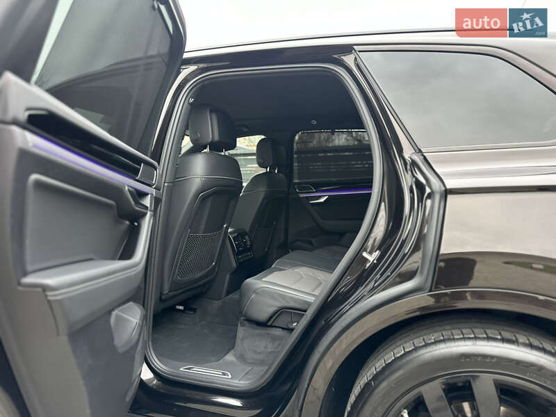 Позашляховик / Кросовер Volkswagen Touareg 2019 в Луцьку