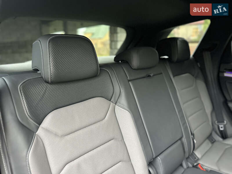 Позашляховик / Кросовер Volkswagen Touareg 2019 в Луцьку