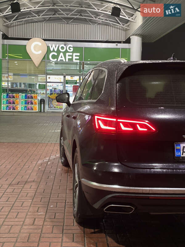 Внедорожник / Кроссовер Volkswagen Touareg 2018 в Днепре