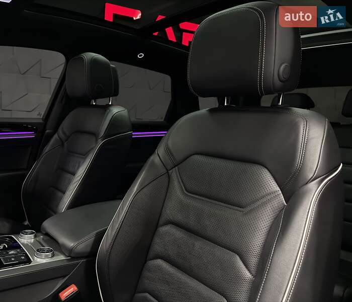 Позашляховик / Кросовер Volkswagen Touareg 2020 в Тернополі