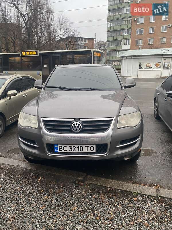 Позашляховик / Кросовер Volkswagen Touareg 2008 в Полтаві