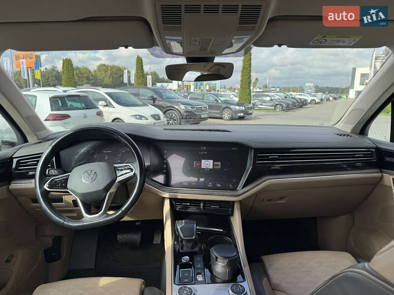 Внедорожник / Кроссовер Volkswagen Touareg 2020 в Львове