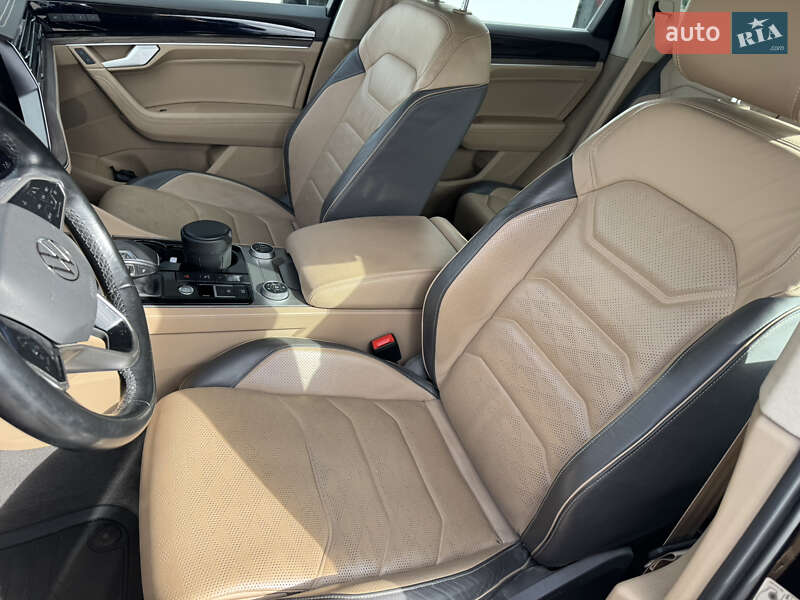 Внедорожник / Кроссовер Volkswagen Touareg 2020 в Львове