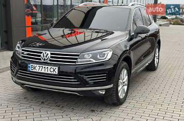 Позашляховик / Кросовер Volkswagen Touareg 2017 в Дубні