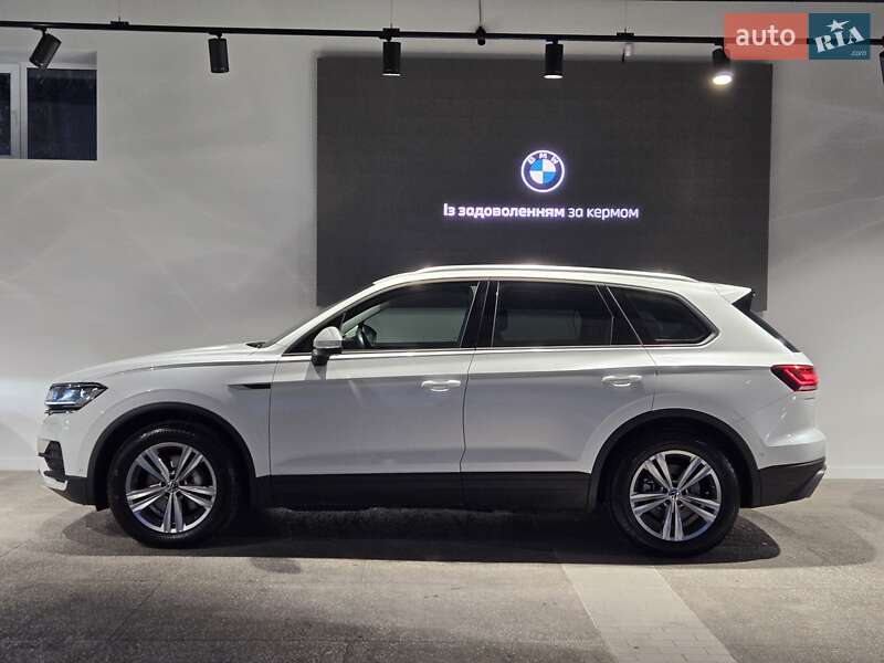 Позашляховик / Кросовер Volkswagen Touareg 2021 в Одесі
