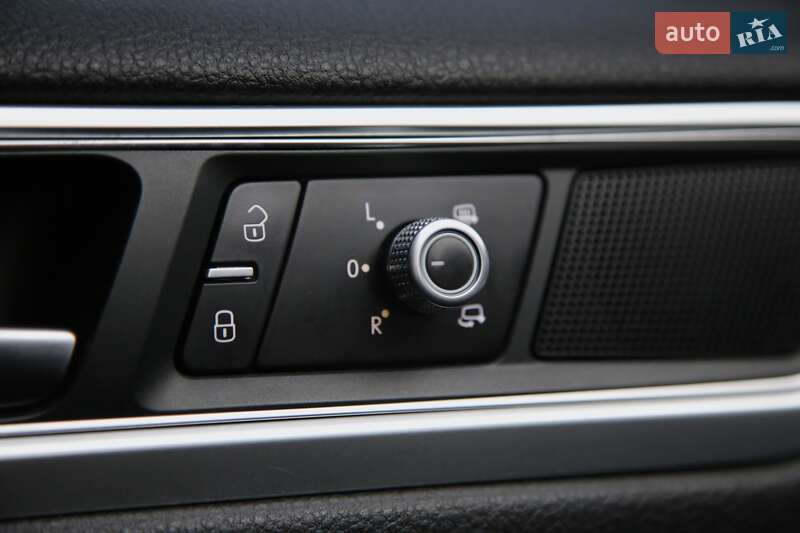 Позашляховик / Кросовер Volkswagen Touareg 2015 в Харкові фото 24 Позашляховик / Кросовер Volkswagen Touareg 2015 в Харкові