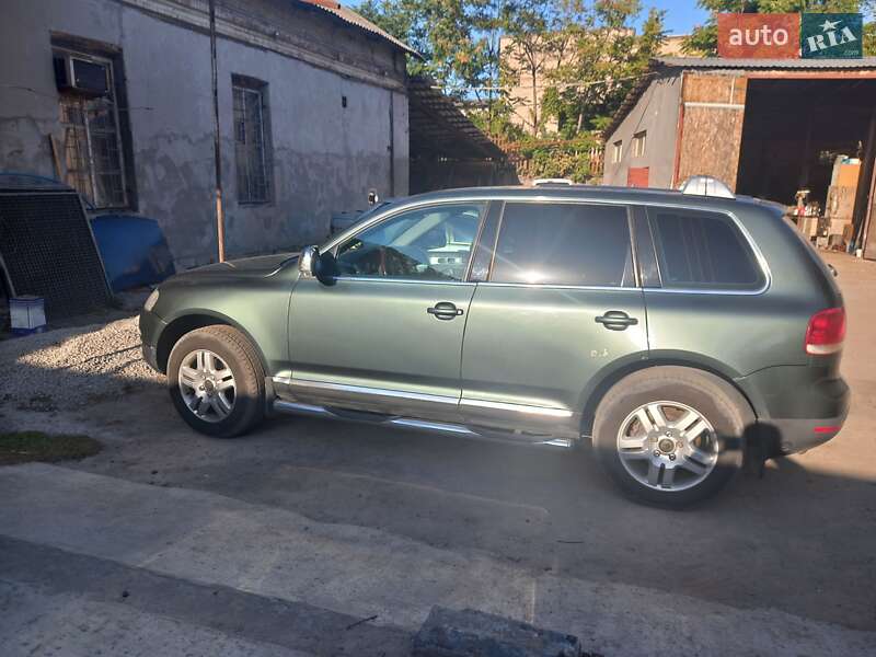 Позашляховик / Кросовер Volkswagen Touareg 2004 в Запоріжжі