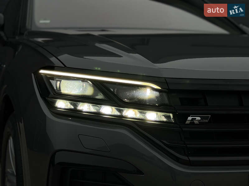 Позашляховик / Кросовер Volkswagen Touareg 2019 в Дубні