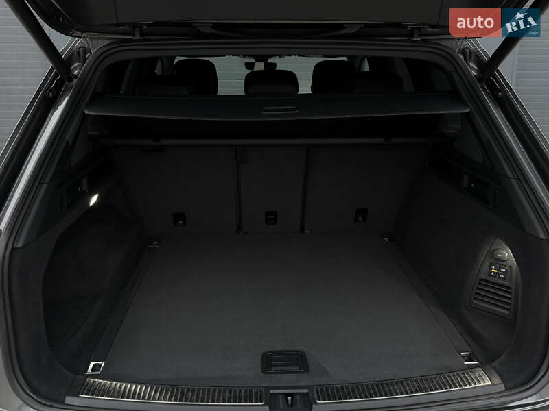 Позашляховик / Кросовер Volkswagen Touareg 2019 в Дубні