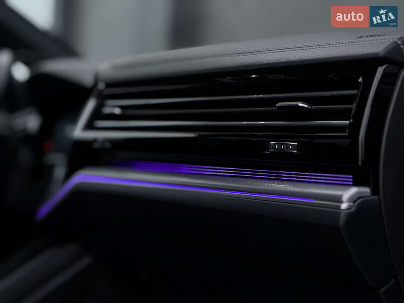 Позашляховик / Кросовер Volkswagen Touareg 2019 в Дубні