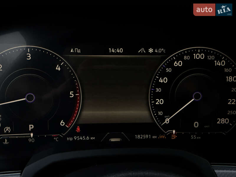 Позашляховик / Кросовер Volkswagen Touareg 2019 в Дубні