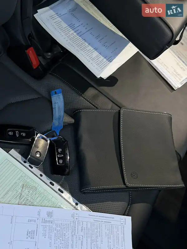 Позашляховик / Кросовер Volkswagen Touareg 2019 в Дубні документ