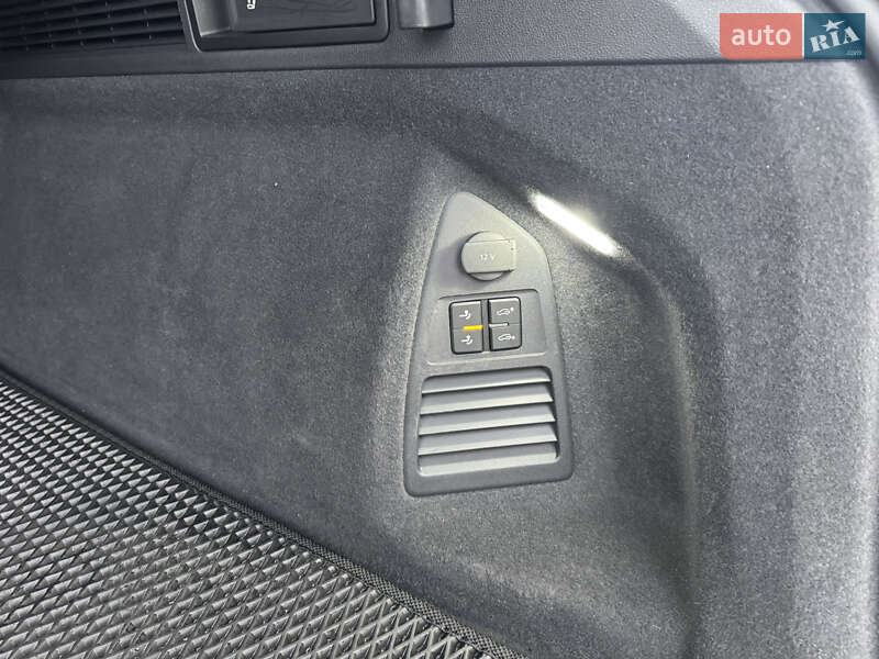 Позашляховик / Кросовер Volkswagen Touareg 2020 в Києві