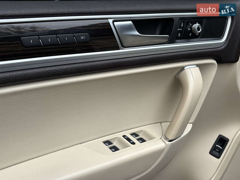 Внедорожник / Кроссовер Volkswagen Touareg 2017 в Днепре фото 44 Внедорожник / Кроссовер Volkswagen Touareg 2017 в Днепре