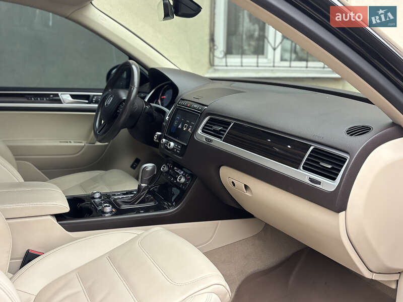 Внедорожник / Кроссовер Volkswagen Touareg 2017 в Днепре фото 62 Внедорожник / Кроссовер Volkswagen Touareg 2017 в Днепре
