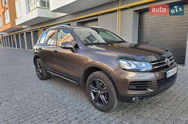 Внедорожник / Кроссовер Volkswagen Touareg 2011 в Хмельницком