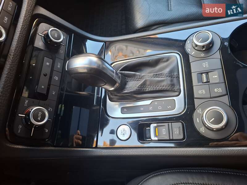 Позашляховик / Кросовер Volkswagen Touareg 2011 в Хмельницькому фото 45 Позашляховик / Кросовер Volkswagen Touareg 2011 в Хмельницькому