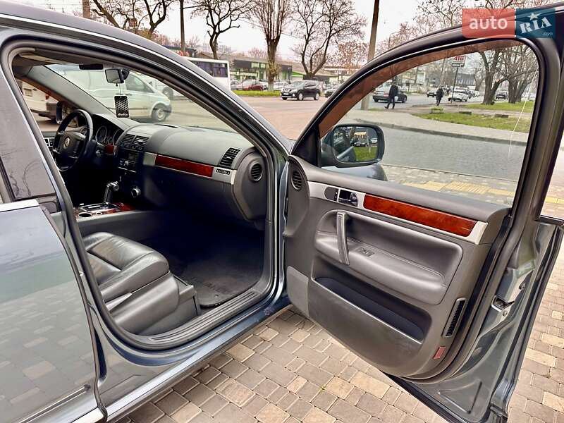 Внедорожник / Кроссовер Volkswagen Touareg 2006 в Одессе