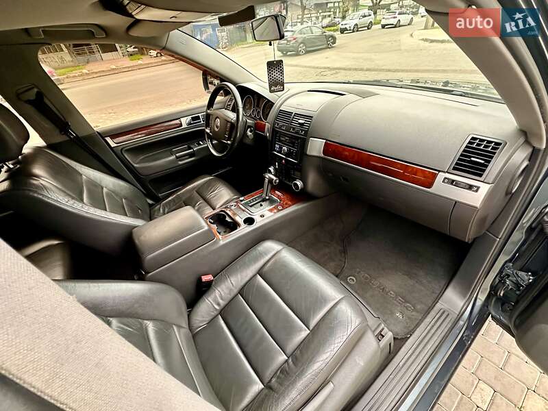 Внедорожник / Кроссовер Volkswagen Touareg 2006 в Одессе
