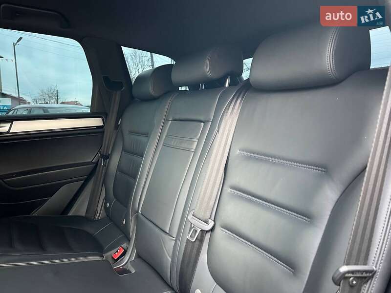 Позашляховик / Кросовер Volkswagen Touareg 2014 в Коломиї