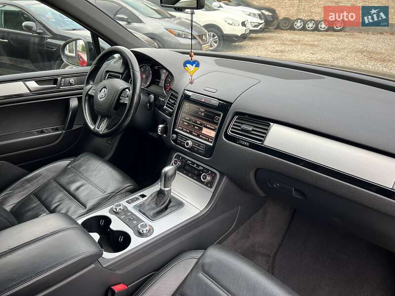 Позашляховик / Кросовер Volkswagen Touareg 2014 в Коломиї