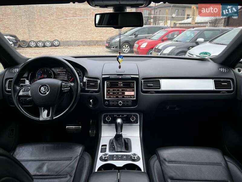 Позашляховик / Кросовер Volkswagen Touareg 2014 в Коломиї