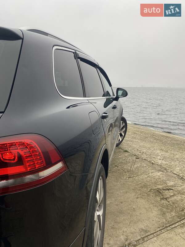 Позашляховик / Кросовер Volkswagen Touareg 2013 в Каневі фото 14 Позашляховик / Кросовер Volkswagen Touareg 2013 в Каневі
