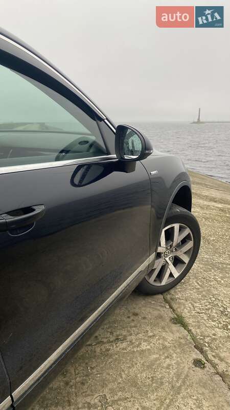 Позашляховик / Кросовер Volkswagen Touareg 2013 в Каневі фото 10 Позашляховик / Кросовер Volkswagen Touareg 2013 в Каневі