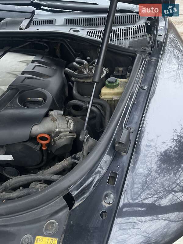 Позашляховик / Кросовер Volkswagen Touareg 2006 в Києві фото 13 Позашляховик / Кросовер Volkswagen Touareg 2006 в Києві