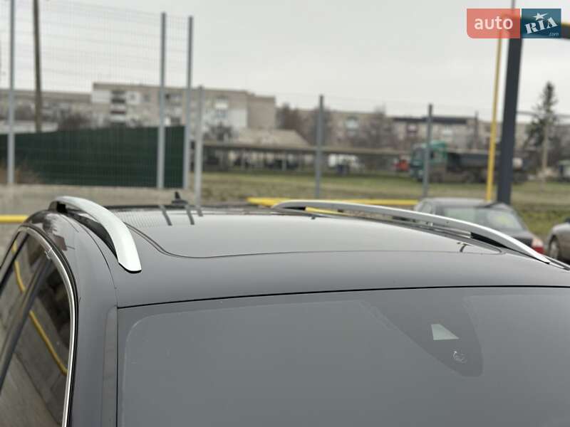 Позашляховик / Кросовер Volkswagen Touareg 2015 в Первомайську
