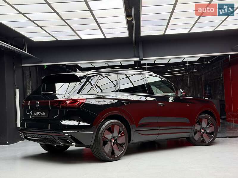Позашляховик / Кросовер Volkswagen Touareg 2025 в Києві
