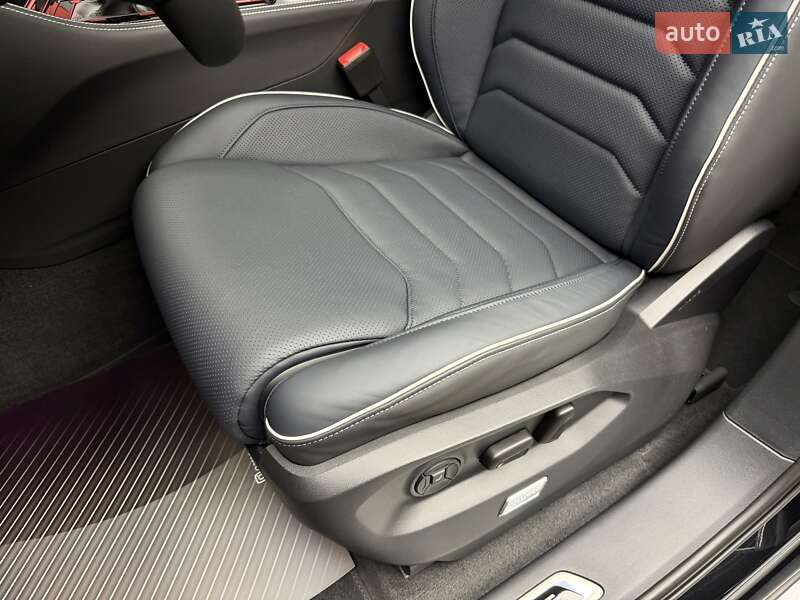 Позашляховик / Кросовер Volkswagen Touareg 2025 в Києві